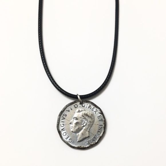 Authentic 1945 WWII “Victory” Coin Necklace—Canadian 5-Cent “V” Nickel - Picture 2 of 4